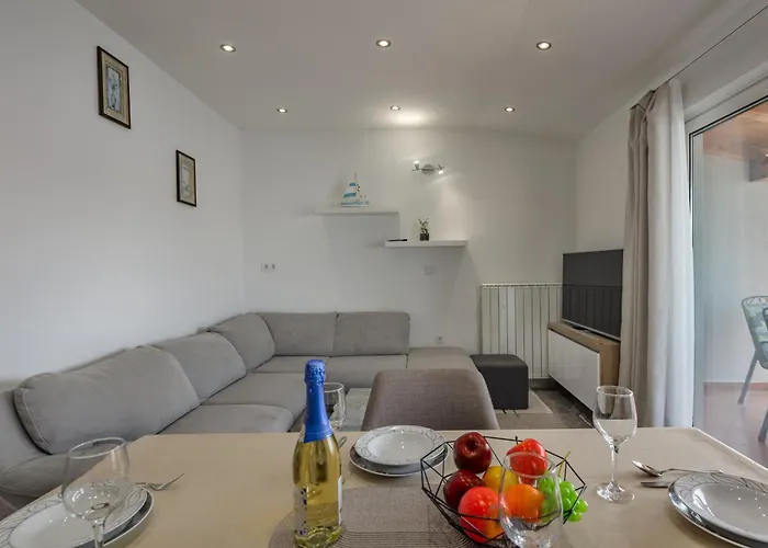 Apartman Seafront Mira Gabric