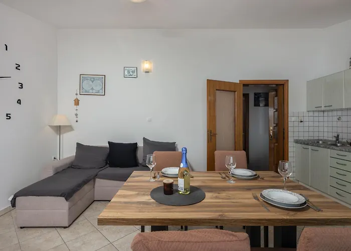 Seafront Mira Gabric Apartman