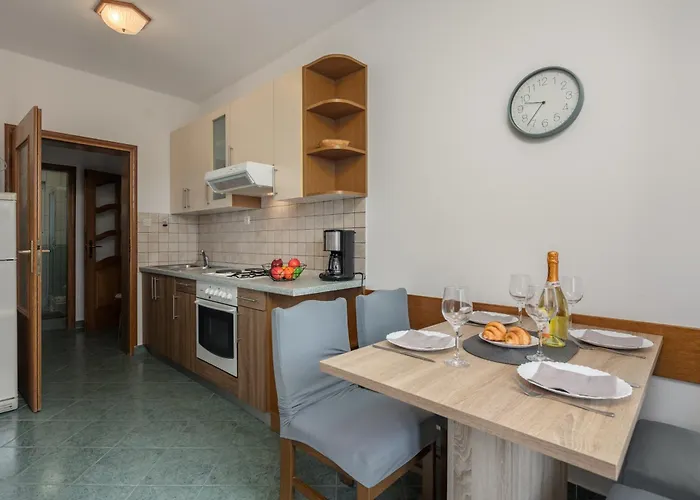 Seafront Mira Gabric Apartman *