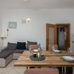 Seafront Mira Gabric Appartement