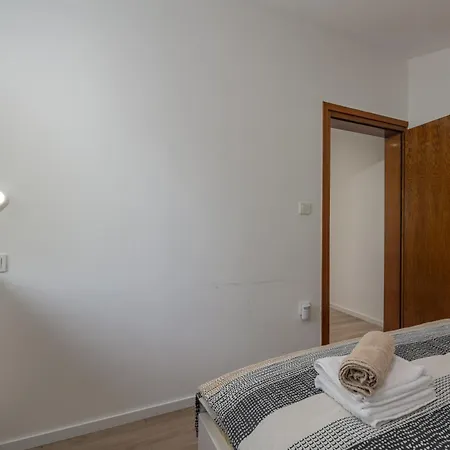 Seafront Mira Gabric Апартаменты