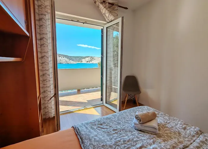 Apartment Seafront Mira Gabric *
